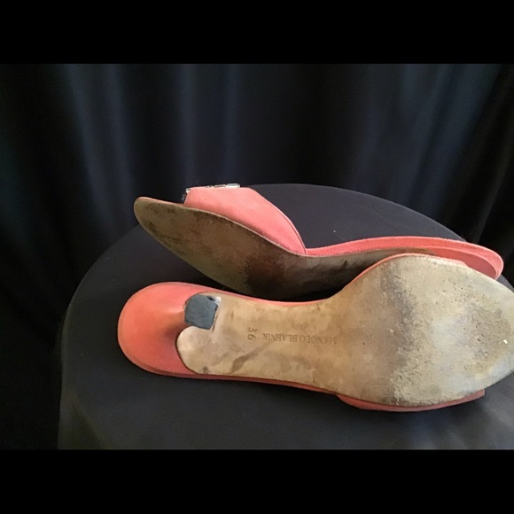 Manolo Blahnik coral crystal mules heels - Picture 2 of 9